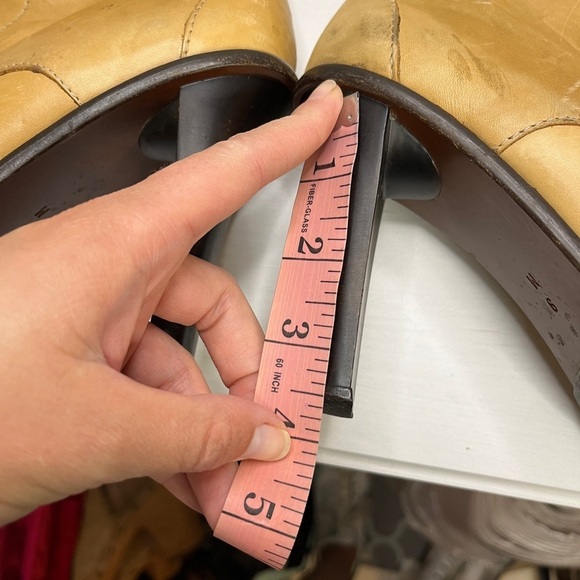 Donald Pliner Italian Made Leather Lace Up Knee High Heeled Lug Sole Boot sz 9 - Picture 12 of 12